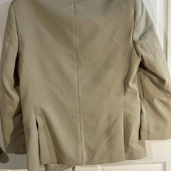 Men's Classic Tan Blazer - Picture 8 of 9